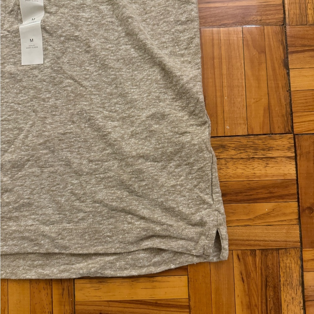 Banana Republic Men's Light Brown Henley Tee - NWT - Picture 4 of 5